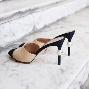 Pre-owned Chanel Cap Toe Pearl Heeled Mule